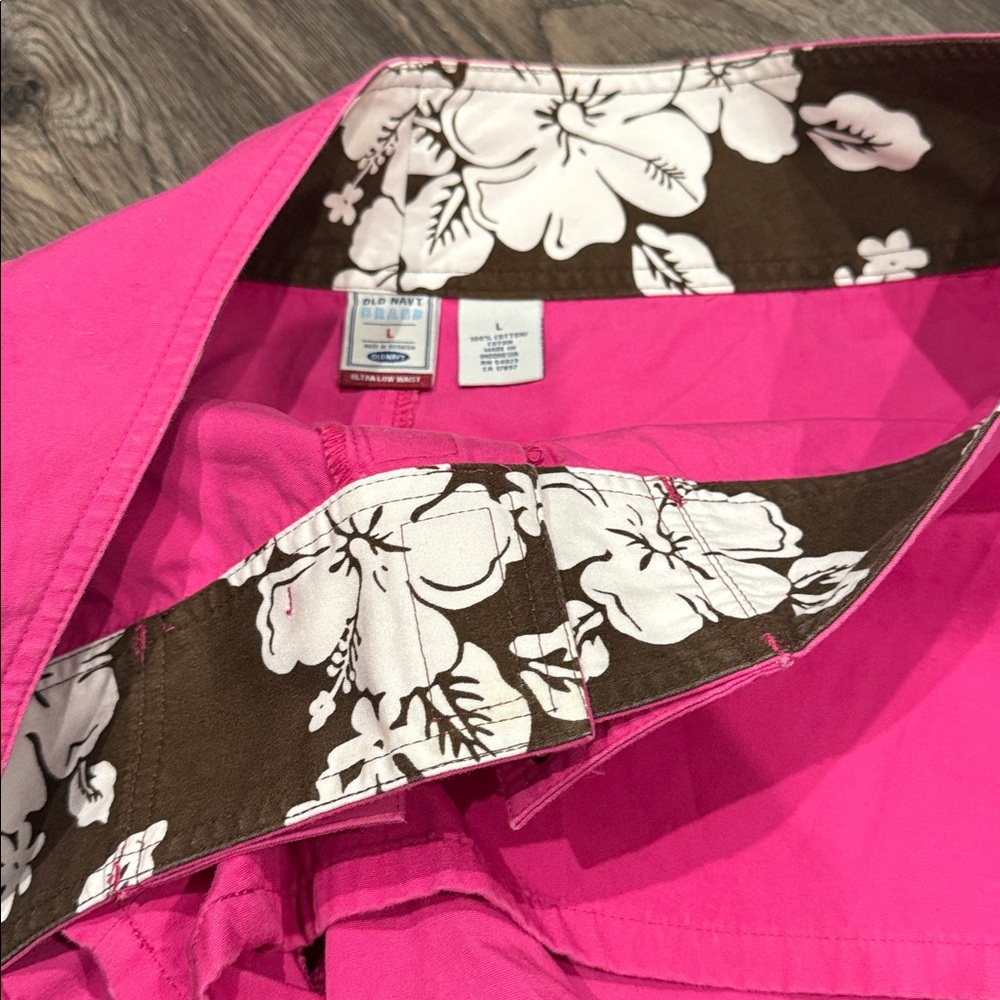 Old Navy Hot Pink Women's Board Shorts - Picture 4 of 6